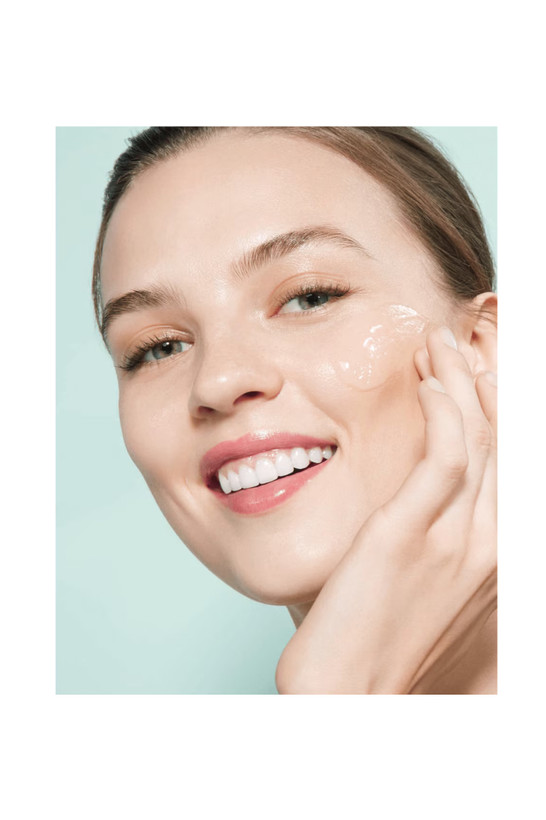 ژل کرم هیالورونیک و آلوئه ورا گارنیر